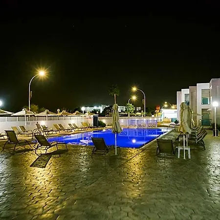 Hotel Kaos 2*